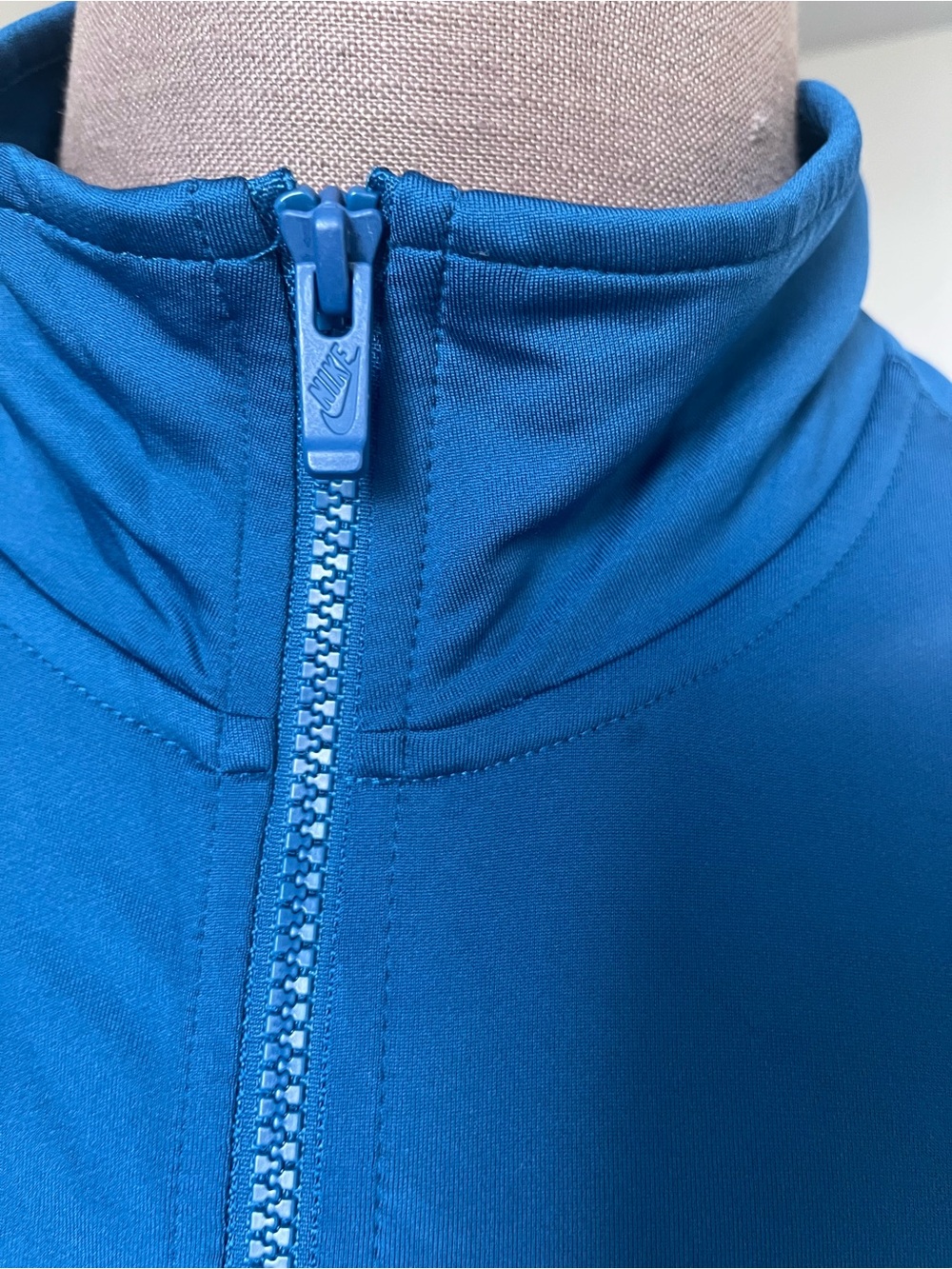Nike Men’s Blue Full-Zip Performance Jacket - Picture 5 of 9